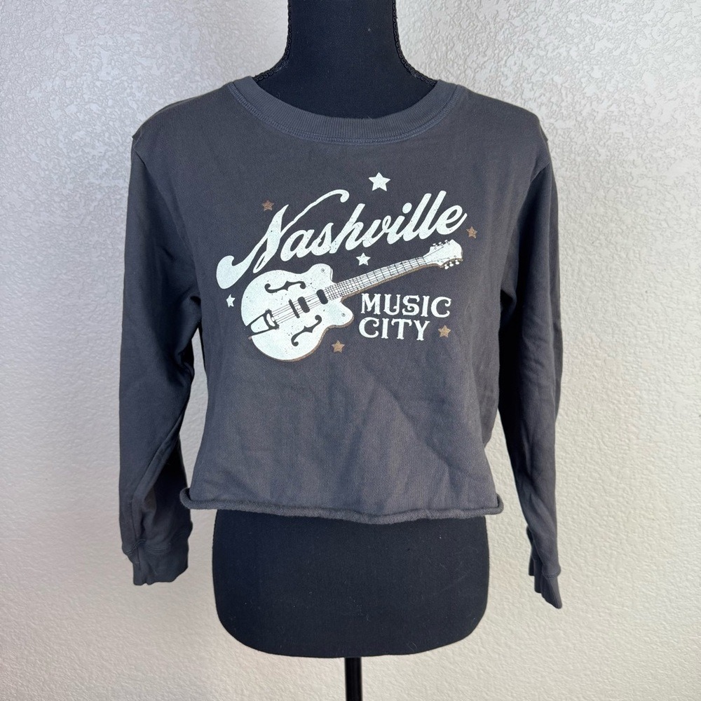 Altar'd State Nashville‎ Music City Graphic Cropped Long Sleeve light sweatshirr